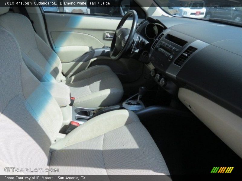 Diamond White Pearl / Beige 2010 Mitsubishi Outlander SE