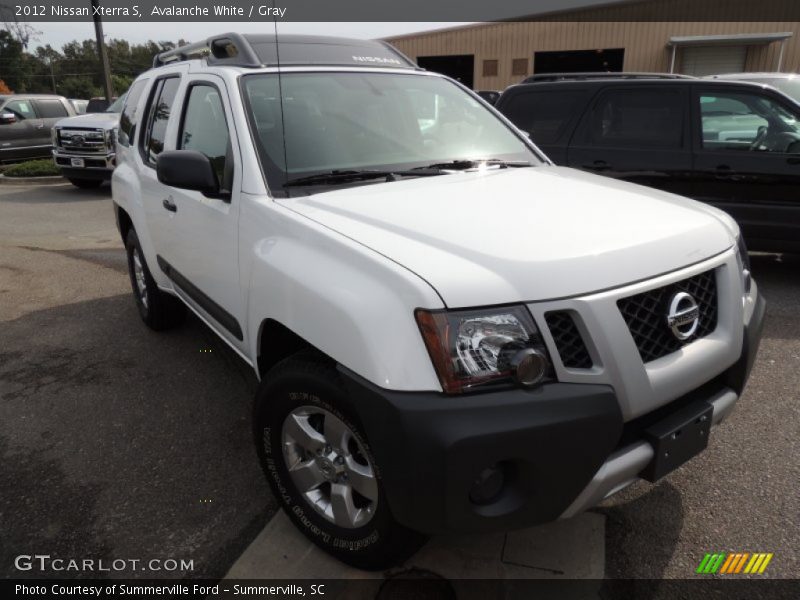 Avalanche White / Gray 2012 Nissan Xterra S