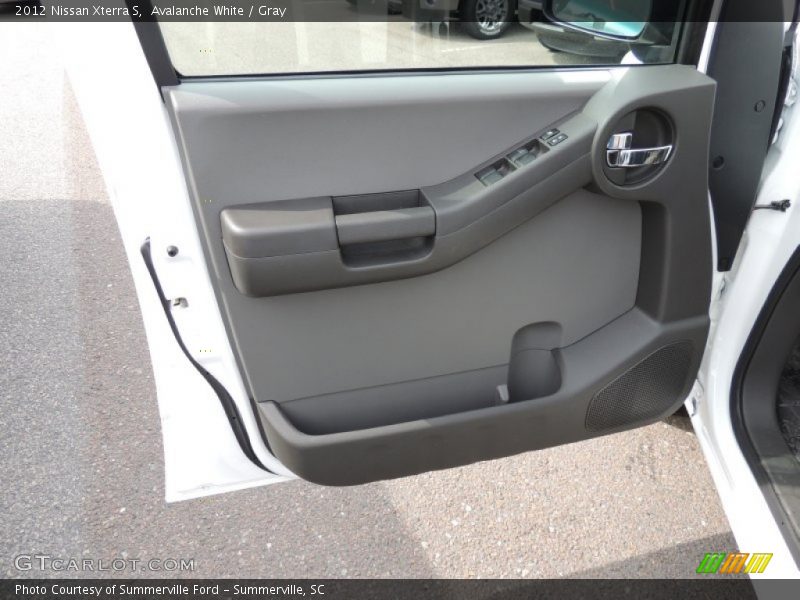 Avalanche White / Gray 2012 Nissan Xterra S