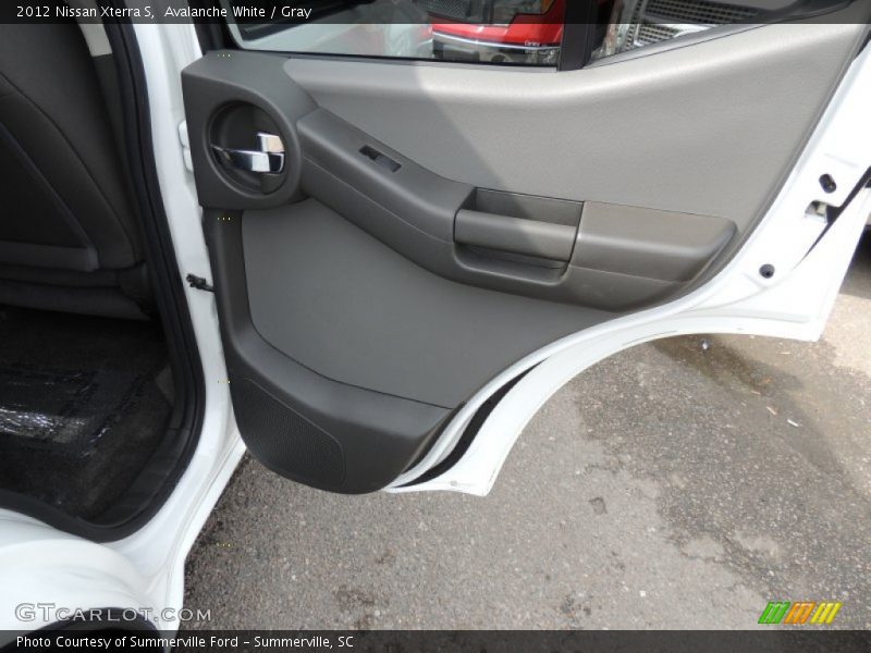 Avalanche White / Gray 2012 Nissan Xterra S