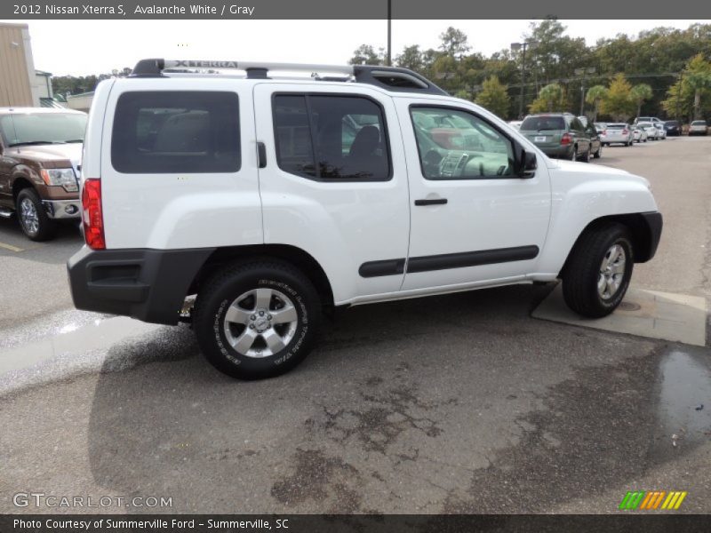 Avalanche White / Gray 2012 Nissan Xterra S