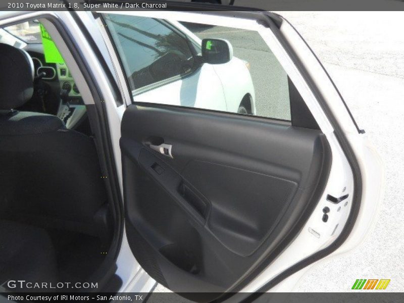 Super White / Dark Charcoal 2010 Toyota Matrix 1.8