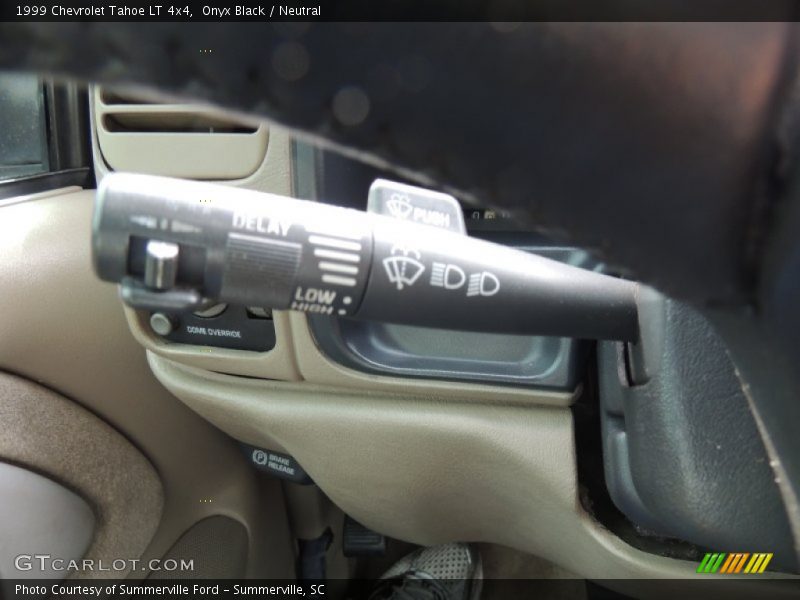 Controls of 1999 Tahoe LT 4x4