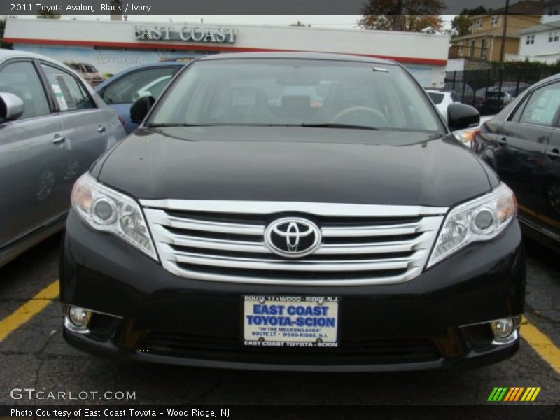 Black / Ivory 2011 Toyota Avalon