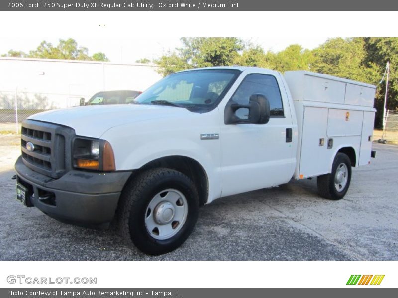 Oxford White / Medium Flint 2006 Ford F250 Super Duty XL Regular Cab Utility