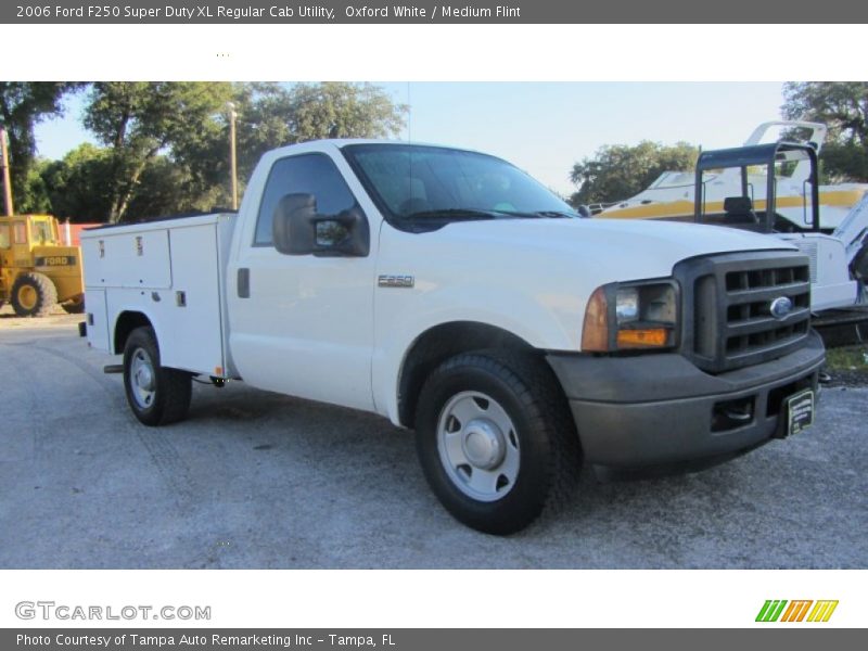 Oxford White / Medium Flint 2006 Ford F250 Super Duty XL Regular Cab Utility