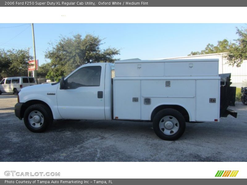 Oxford White / Medium Flint 2006 Ford F250 Super Duty XL Regular Cab Utility