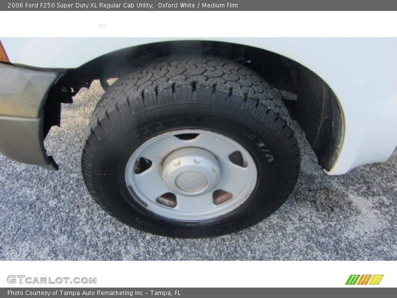 Oxford White / Medium Flint 2006 Ford F250 Super Duty XL Regular Cab Utility