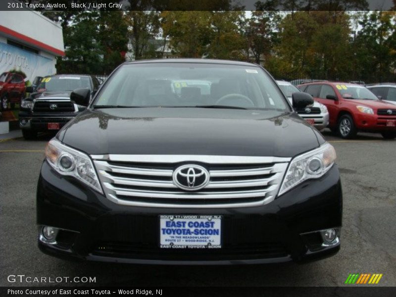 Black / Light Gray 2011 Toyota Avalon