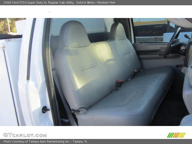 Oxford White / Medium Flint 2006 Ford F250 Super Duty XL Regular Cab Utility