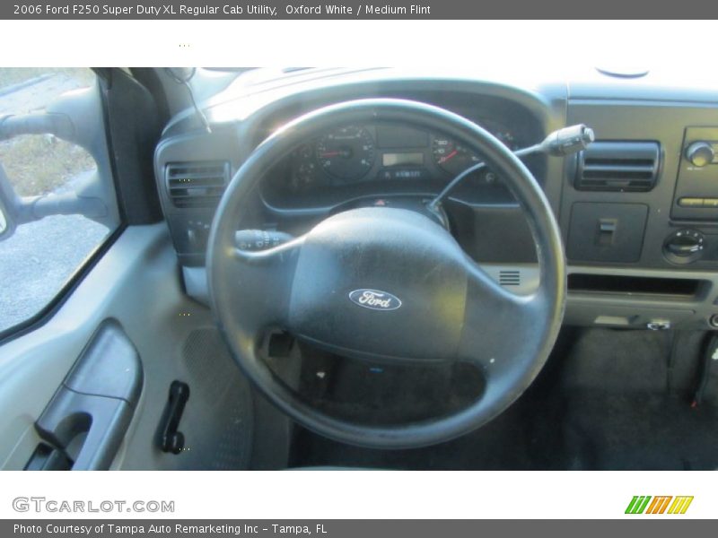 Oxford White / Medium Flint 2006 Ford F250 Super Duty XL Regular Cab Utility