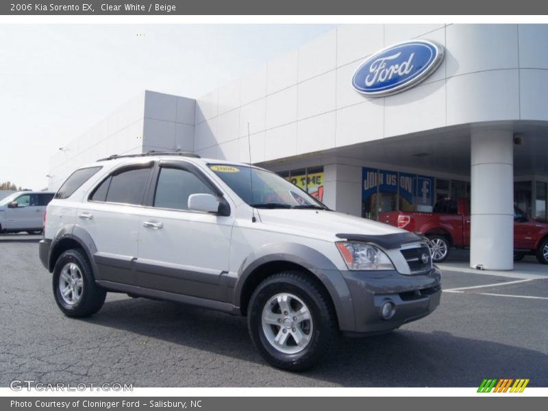 Clear White / Beige 2006 Kia Sorento EX