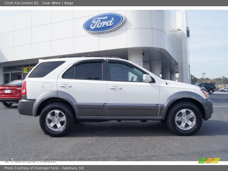 Clear White / Beige 2006 Kia Sorento EX