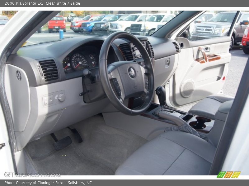 Clear White / Beige 2006 Kia Sorento EX