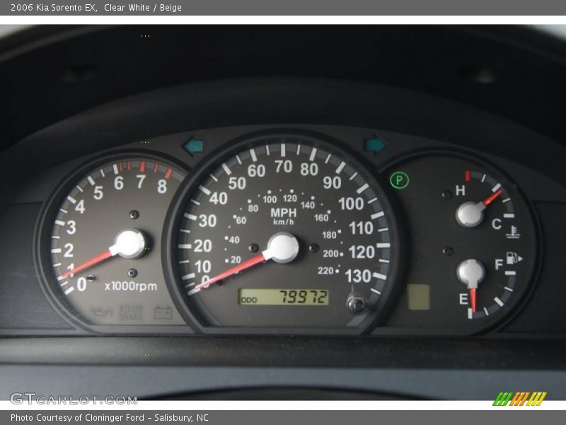 Clear White / Beige 2006 Kia Sorento EX