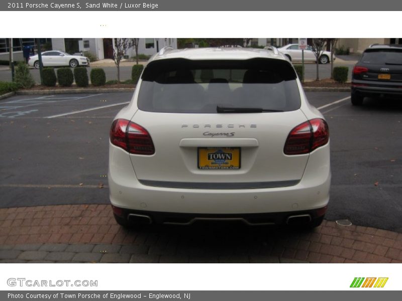 Sand White / Luxor Beige 2011 Porsche Cayenne S