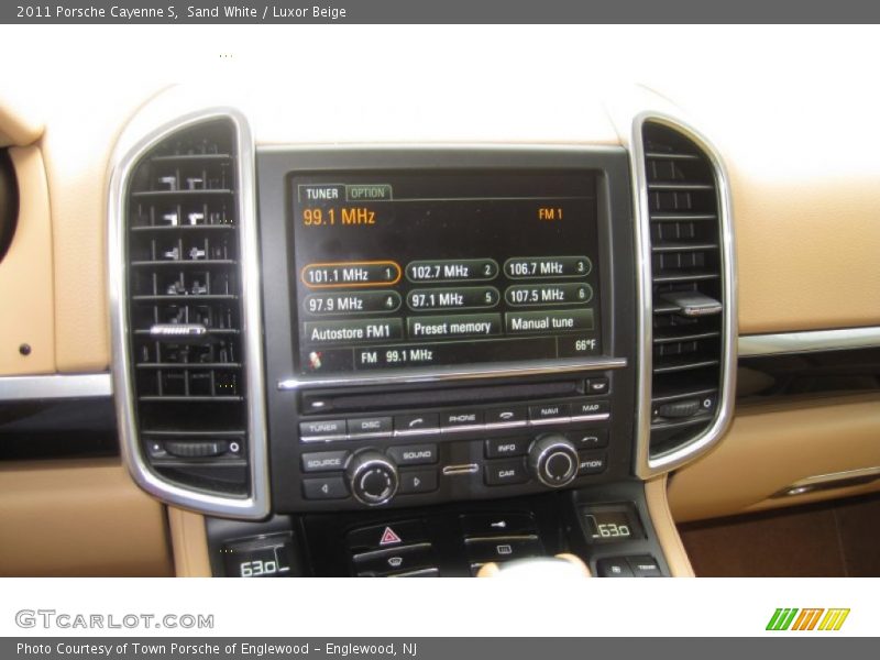 Sand White / Luxor Beige 2011 Porsche Cayenne S