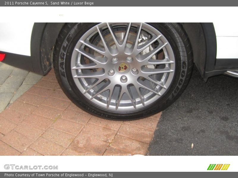 Sand White / Luxor Beige 2011 Porsche Cayenne S