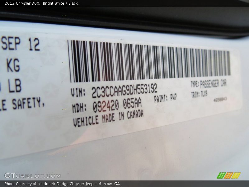 Bright White / Black 2013 Chrysler 300