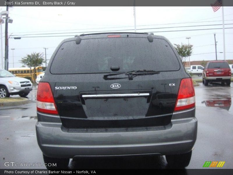 Ebony Black / Gray 2005 Kia Sorento EX