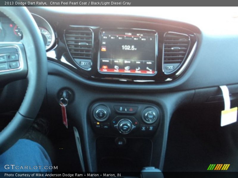 Citrus Peel Pearl Coat / Black/Light Diesel Gray 2013 Dodge Dart Rallye