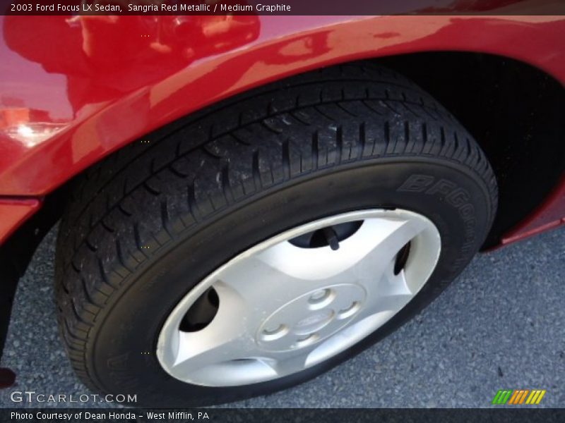 Sangria Red Metallic / Medium Graphite 2003 Ford Focus LX Sedan