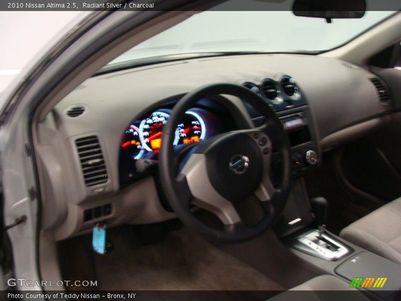 Radiant Silver / Charcoal 2010 Nissan Altima 2.5