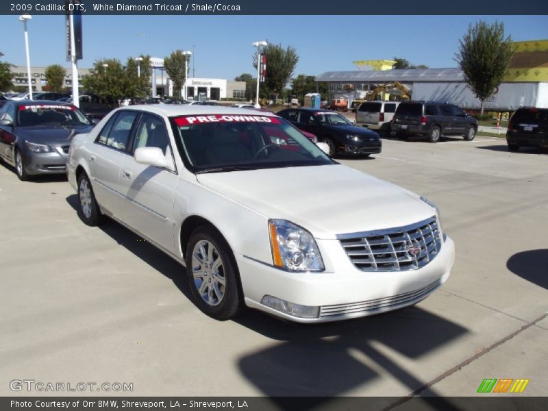 White Diamond Tricoat / Shale/Cocoa 2009 Cadillac DTS