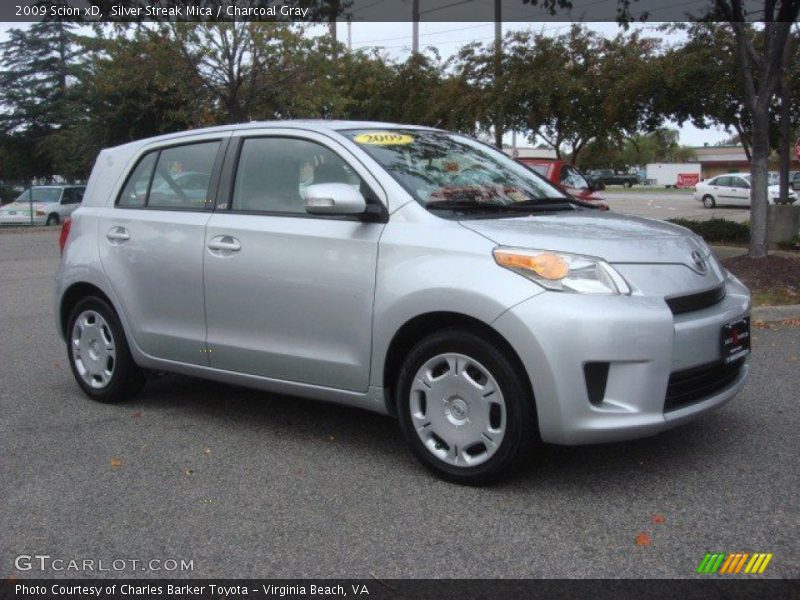 Silver Streak Mica / Charcoal Gray 2009 Scion xD