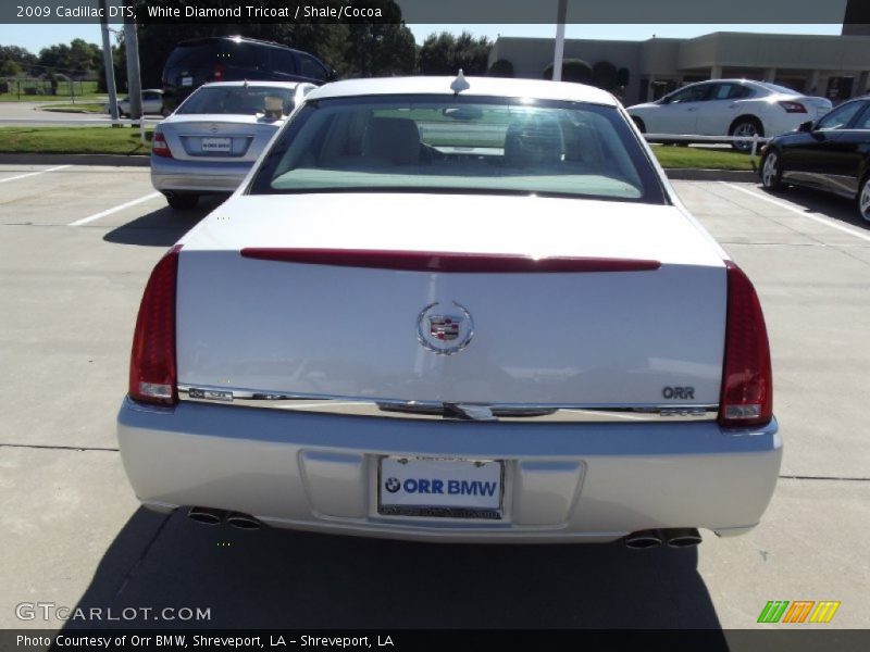 White Diamond Tricoat / Shale/Cocoa 2009 Cadillac DTS