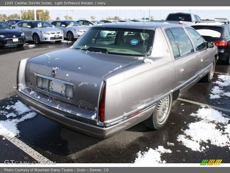 Light Driftwood Metallic / Ivory 1995 Cadillac DeVille Sedan