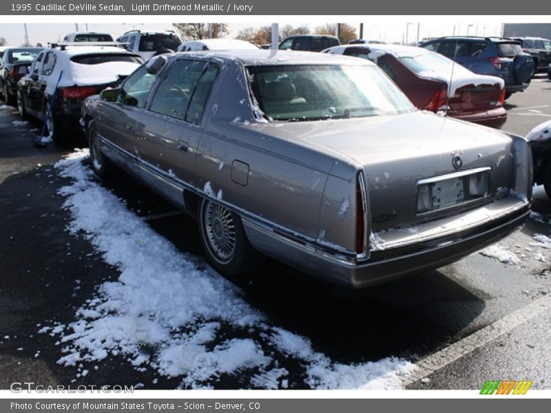 Light Driftwood Metallic / Ivory 1995 Cadillac DeVille Sedan