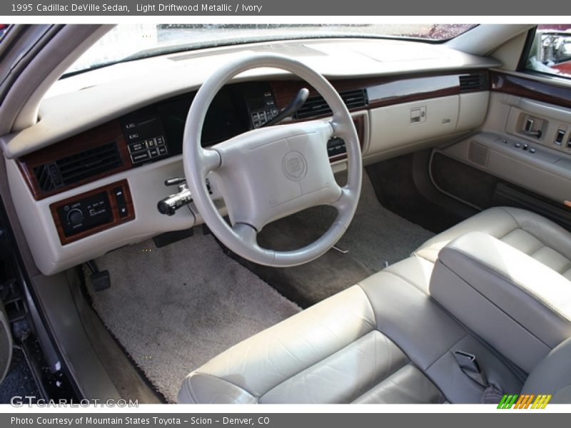 Light Driftwood Metallic / Ivory 1995 Cadillac DeVille Sedan