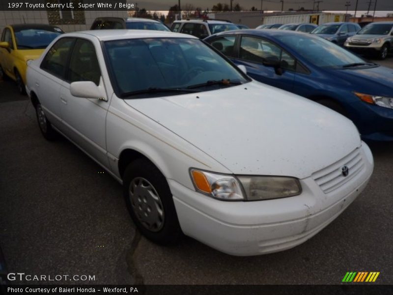 Super White / Beige 1997 Toyota Camry LE