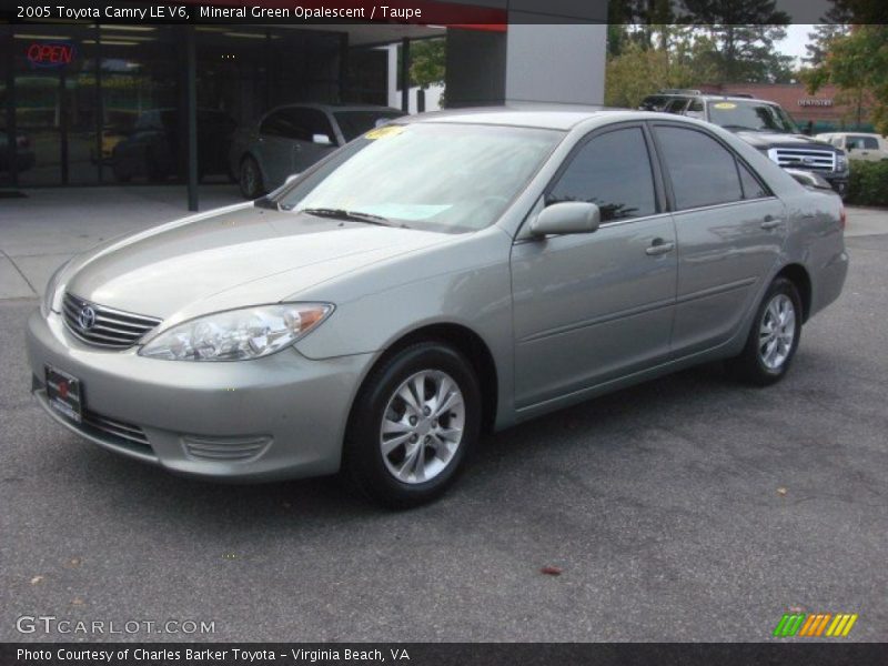 Front 3/4 View of 2005 Camry LE V6