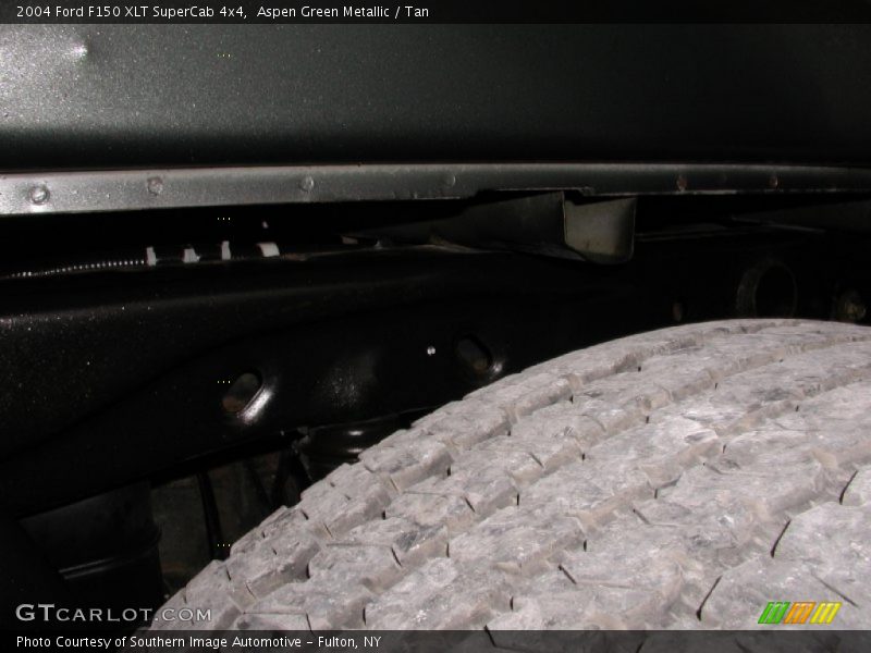 Aspen Green Metallic / Tan 2004 Ford F150 XLT SuperCab 4x4