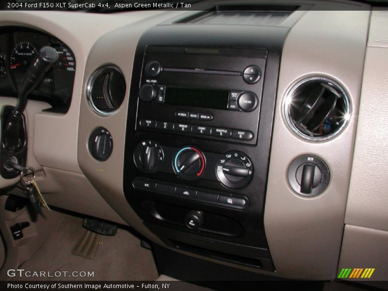 Aspen Green Metallic / Tan 2004 Ford F150 XLT SuperCab 4x4