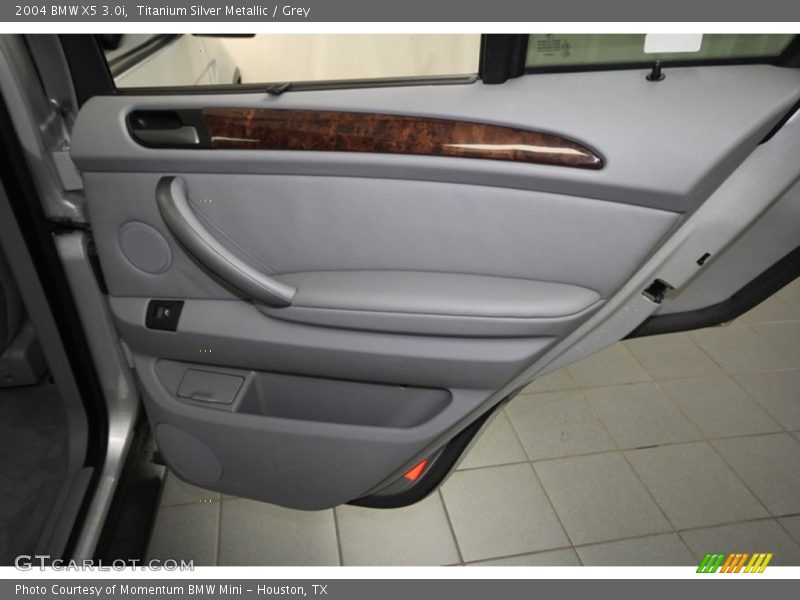 Titanium Silver Metallic / Grey 2004 BMW X5 3.0i