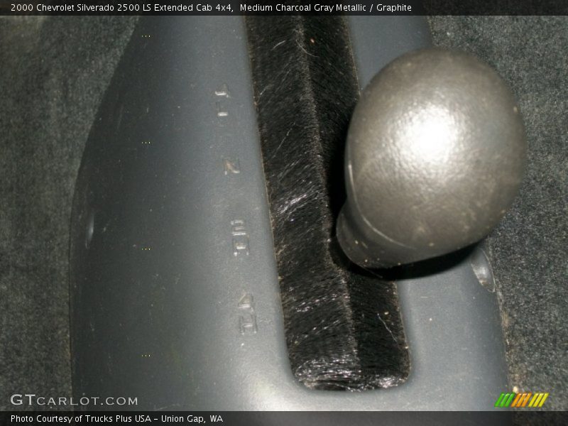 Medium Charcoal Gray Metallic / Graphite 2000 Chevrolet Silverado 2500 LS Extended Cab 4x4