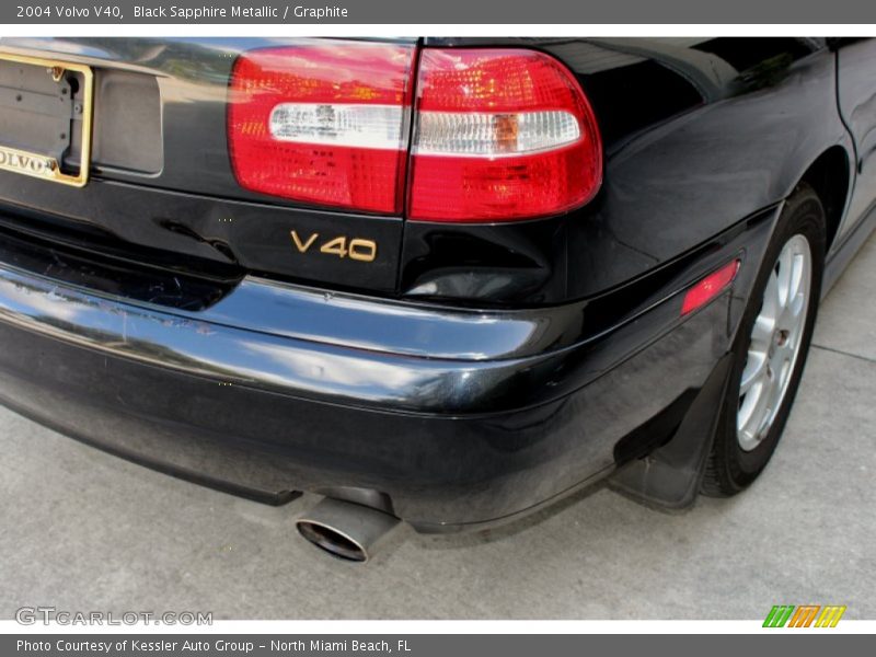 Black Sapphire Metallic / Graphite 2004 Volvo V40