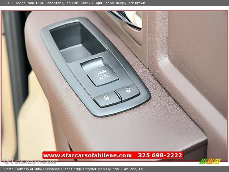 Black / Light Pebble Beige/Bark Brown 2012 Dodge Ram 1500 Lone Star Quad Cab