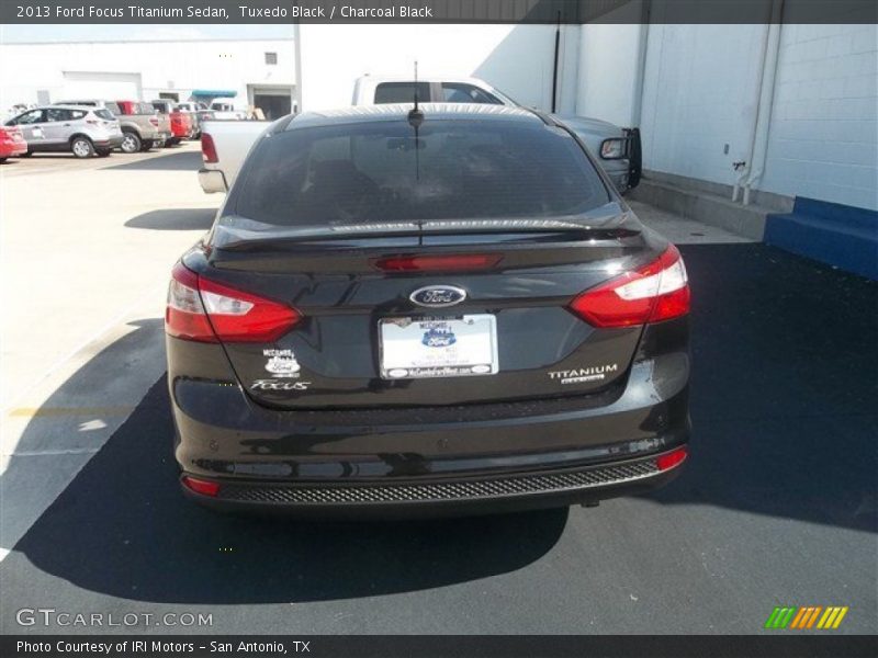 Tuxedo Black / Charcoal Black 2013 Ford Focus Titanium Sedan