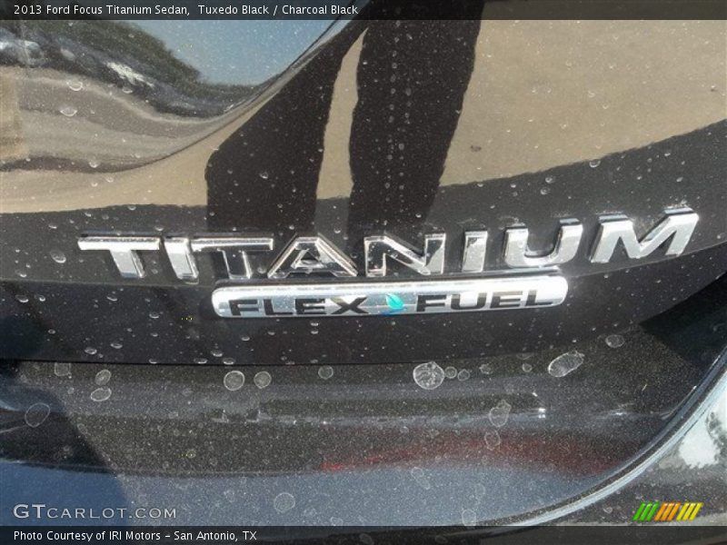 Tuxedo Black / Charcoal Black 2013 Ford Focus Titanium Sedan