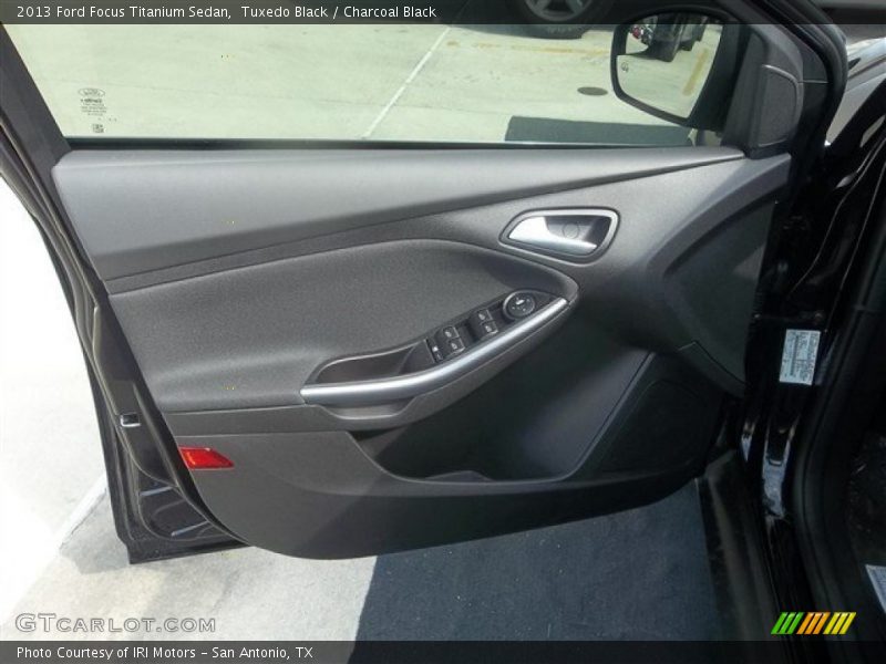 Tuxedo Black / Charcoal Black 2013 Ford Focus Titanium Sedan
