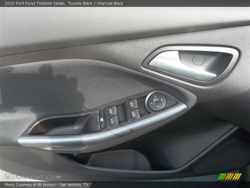 Tuxedo Black / Charcoal Black 2013 Ford Focus Titanium Sedan