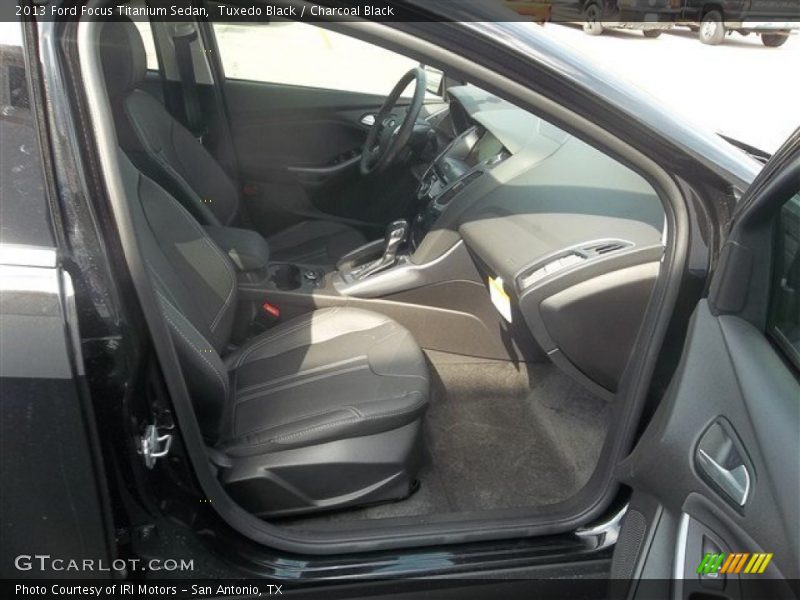 Tuxedo Black / Charcoal Black 2013 Ford Focus Titanium Sedan