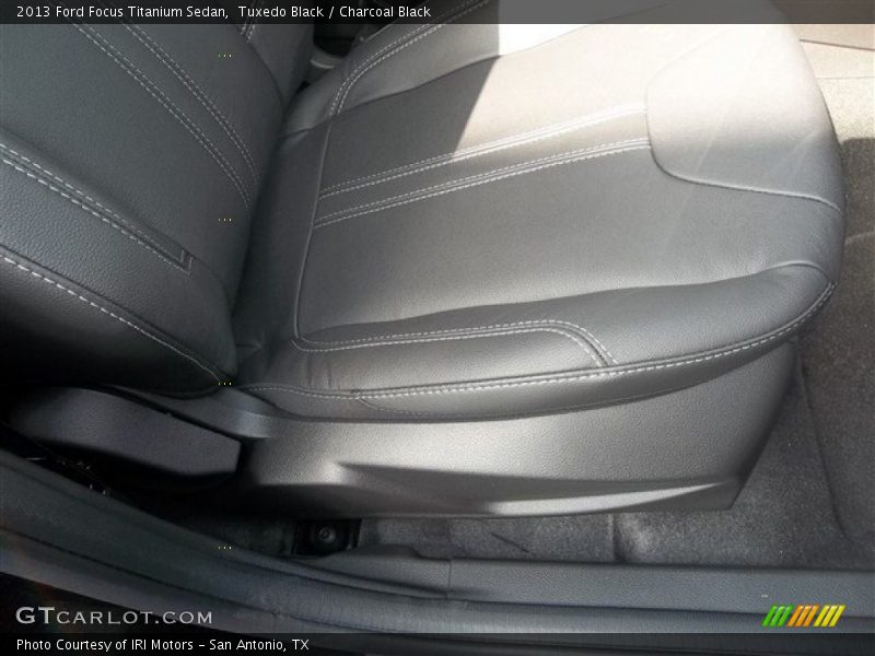 Tuxedo Black / Charcoal Black 2013 Ford Focus Titanium Sedan