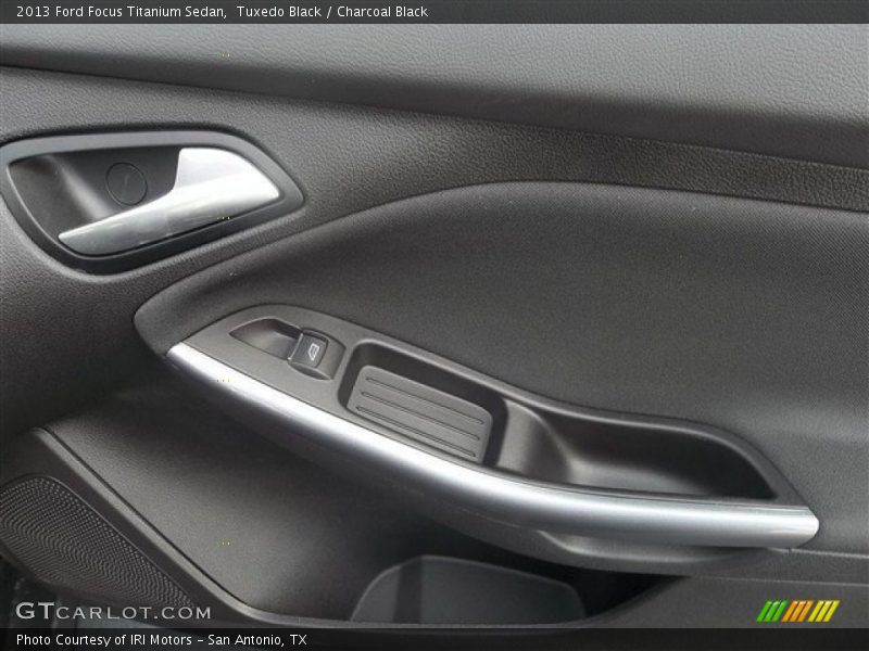 Tuxedo Black / Charcoal Black 2013 Ford Focus Titanium Sedan