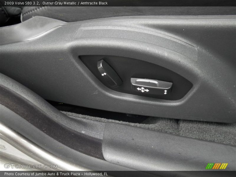 Oyster Gray Metallic / Anthracite Black 2009 Volvo S80 3.2