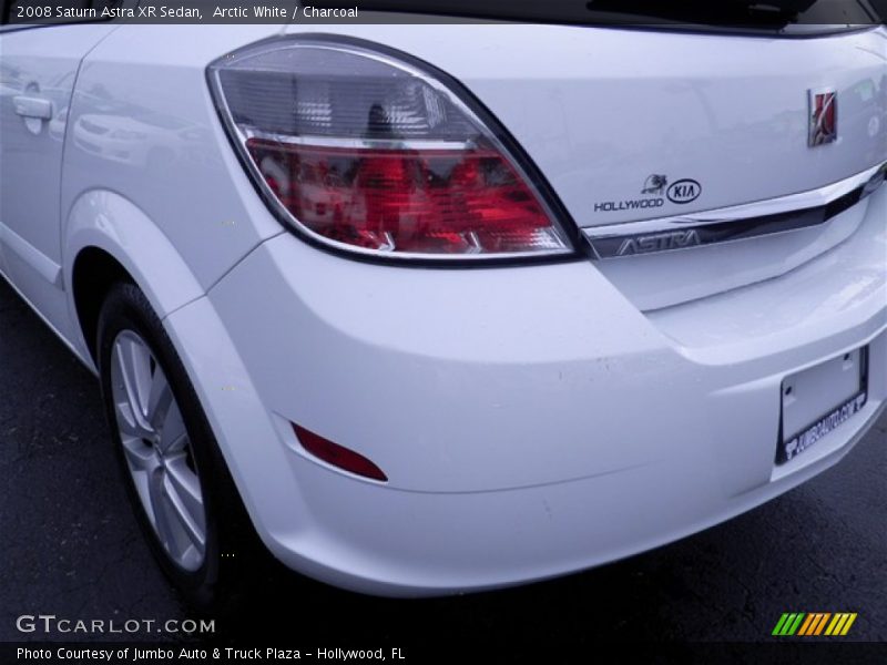 Arctic White / Charcoal 2008 Saturn Astra XR Sedan